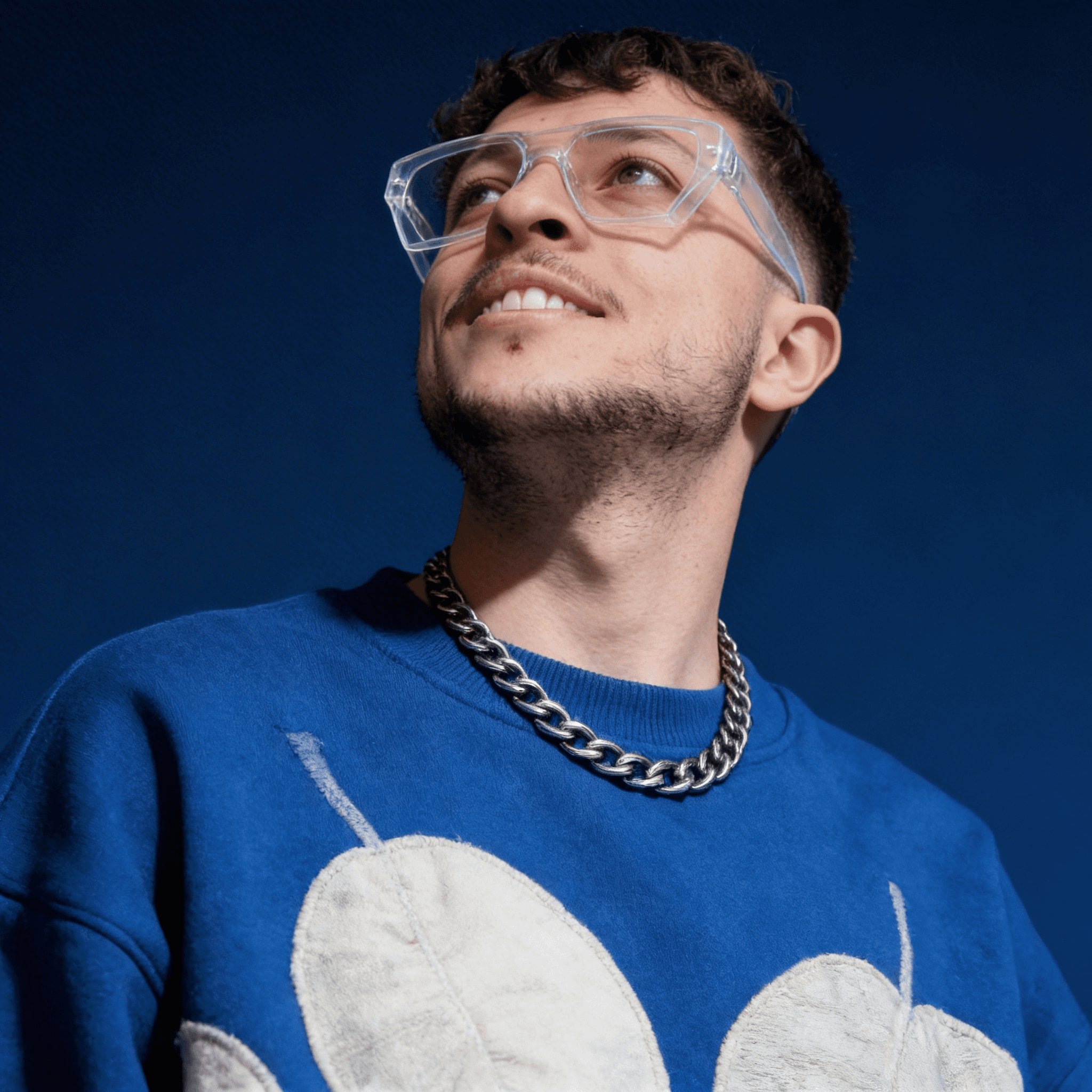 El Metacho creando contenido
